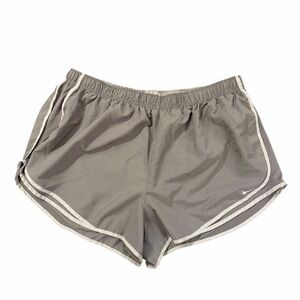 Women’s Nike Dri-Fit athletic sports shorts, Size 2X. Walking or running shorts!